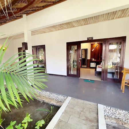 Samba Villas Beachfront View Gili Trawangan Extérieur photo