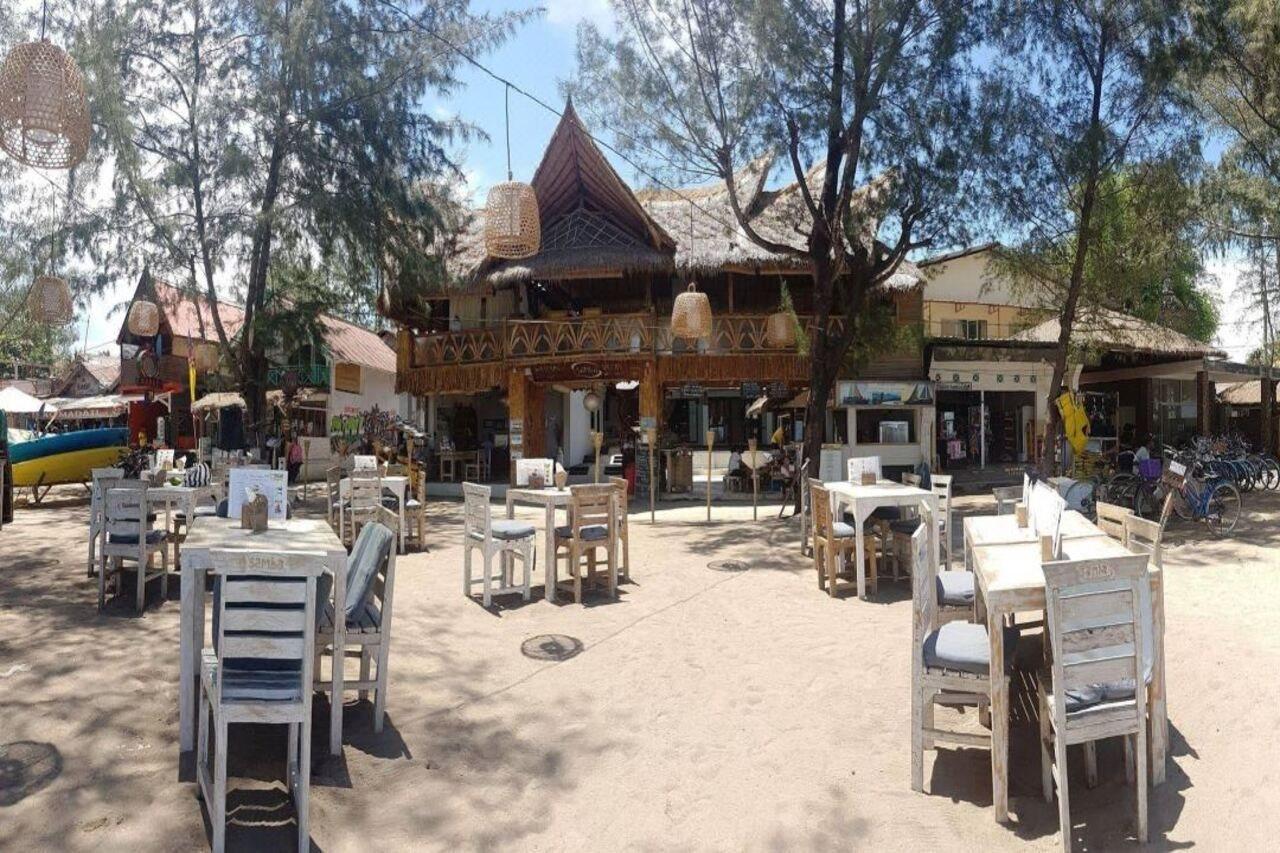 Samba Villas Beachfront View Gili Trawangan Extérieur photo