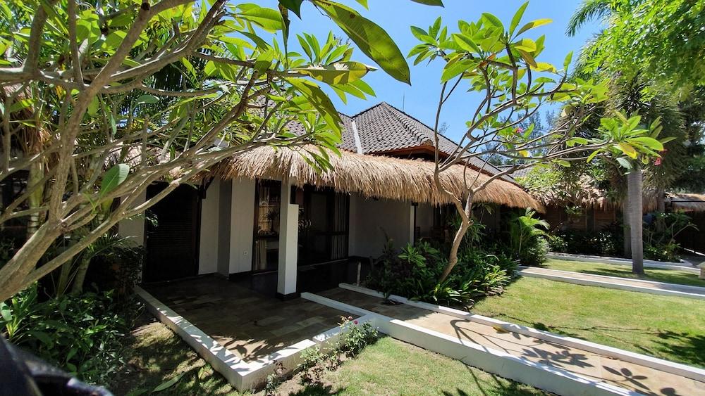 Samba Villas Beachfront View Gili Trawangan Extérieur photo