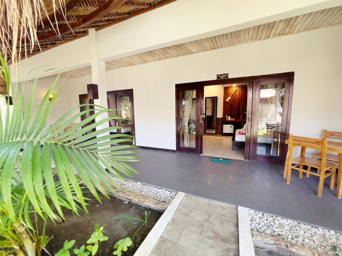 Samba Villas Beachfront View Gili Trawangan Extérieur photo