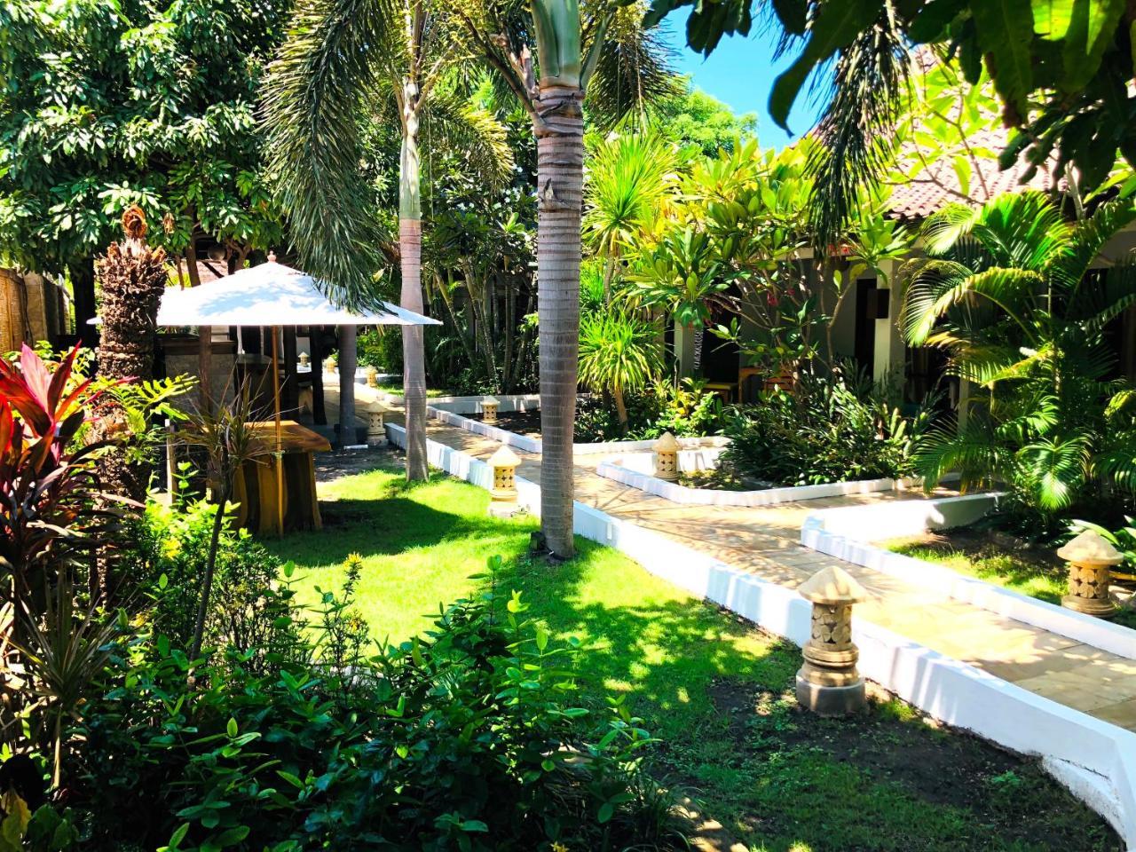 Samba Villas Beachfront View Gili Trawangan Extérieur photo