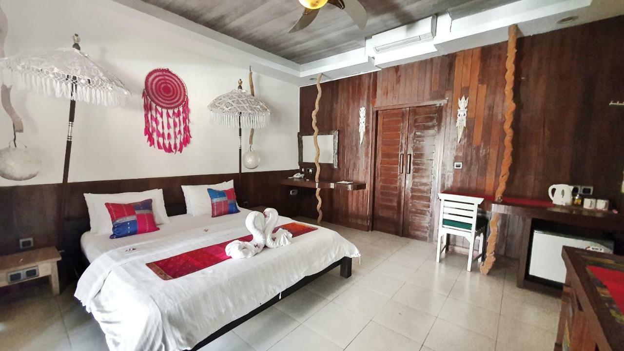 Samba Villas Beachfront View Gili Trawangan Extérieur photo